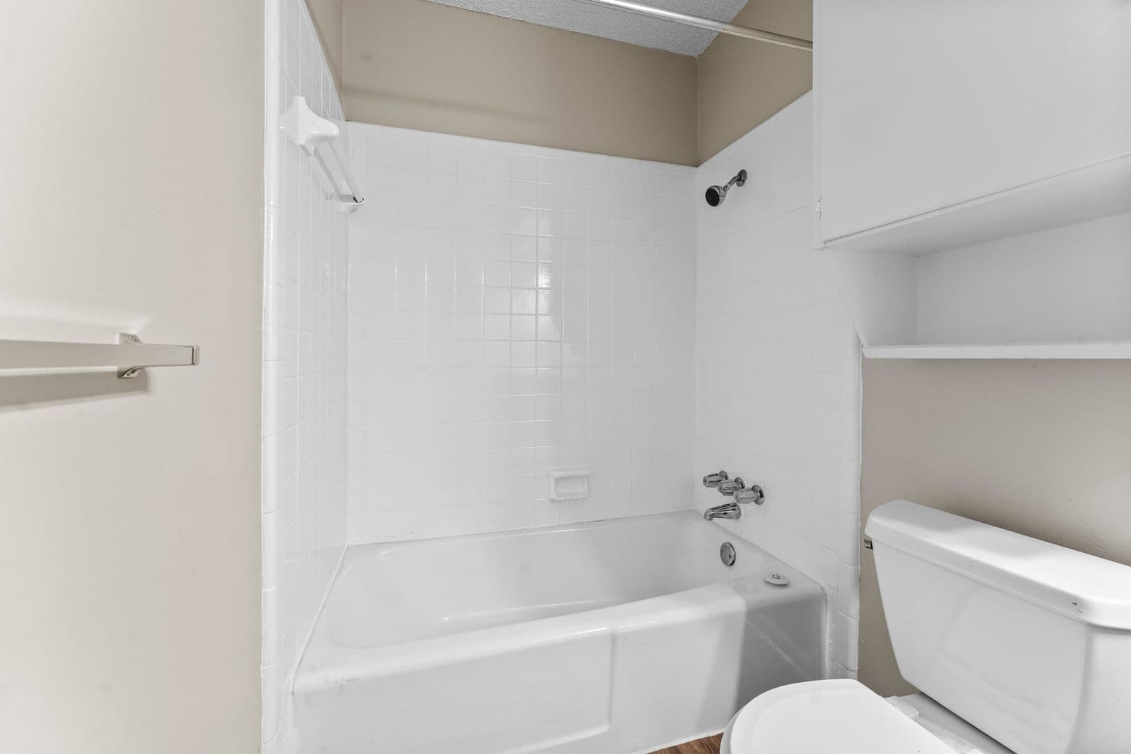 Waco Apartment: 3638 W Waco Dr