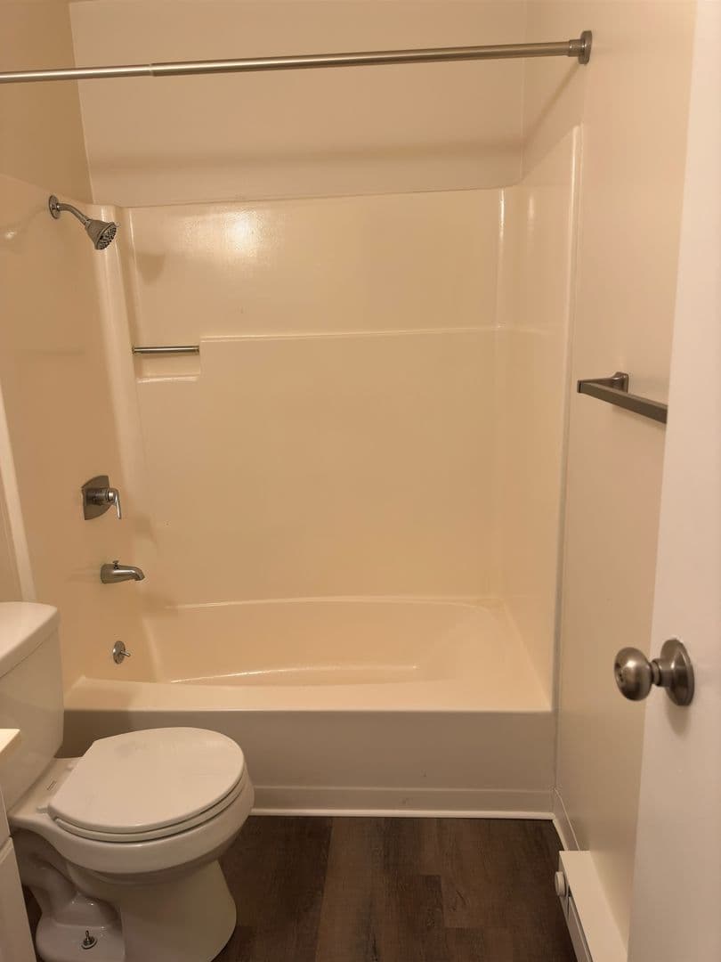 Stillwater Apartment: 1063 Hudson Ave