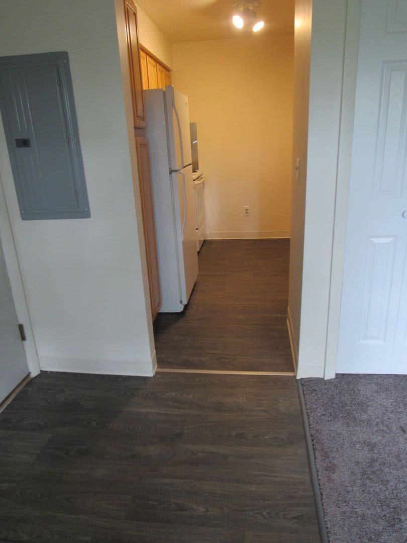 Stillwater Apartment: 1063 Hudson Ave