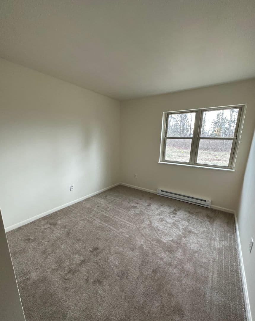 Stillwater Apartment: 1063 Hudson Ave