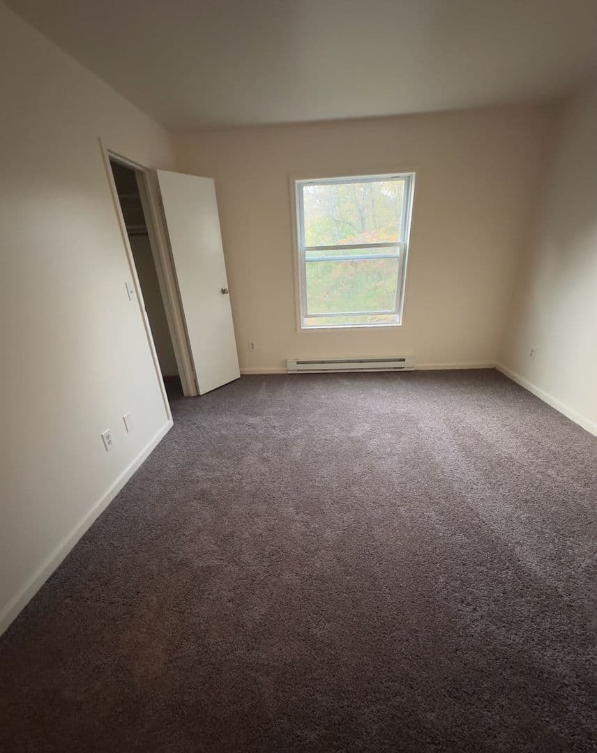 Stillwater Apartment: 1063 Hudson Ave