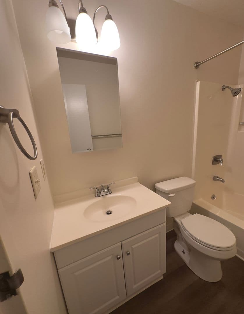 Stillwater Apartment: 1063 Hudson Ave
