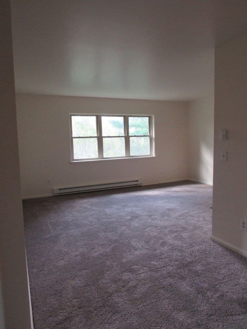 Stillwater Apartment: 1063 Hudson Ave