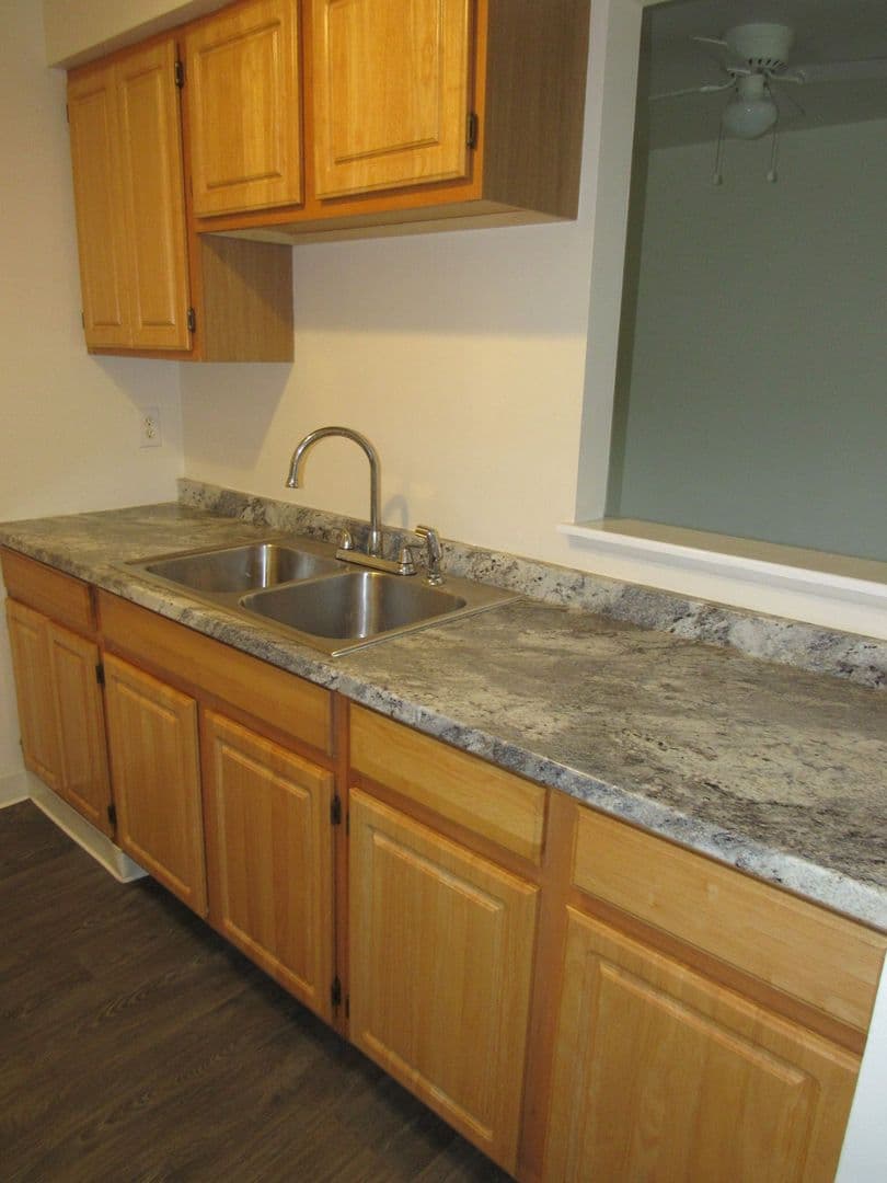 Stillwater Apartment: 1063 Hudson Ave