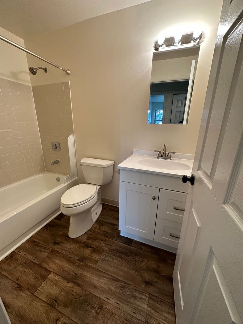 Stillwater Apartment: 1063 Hudson Ave