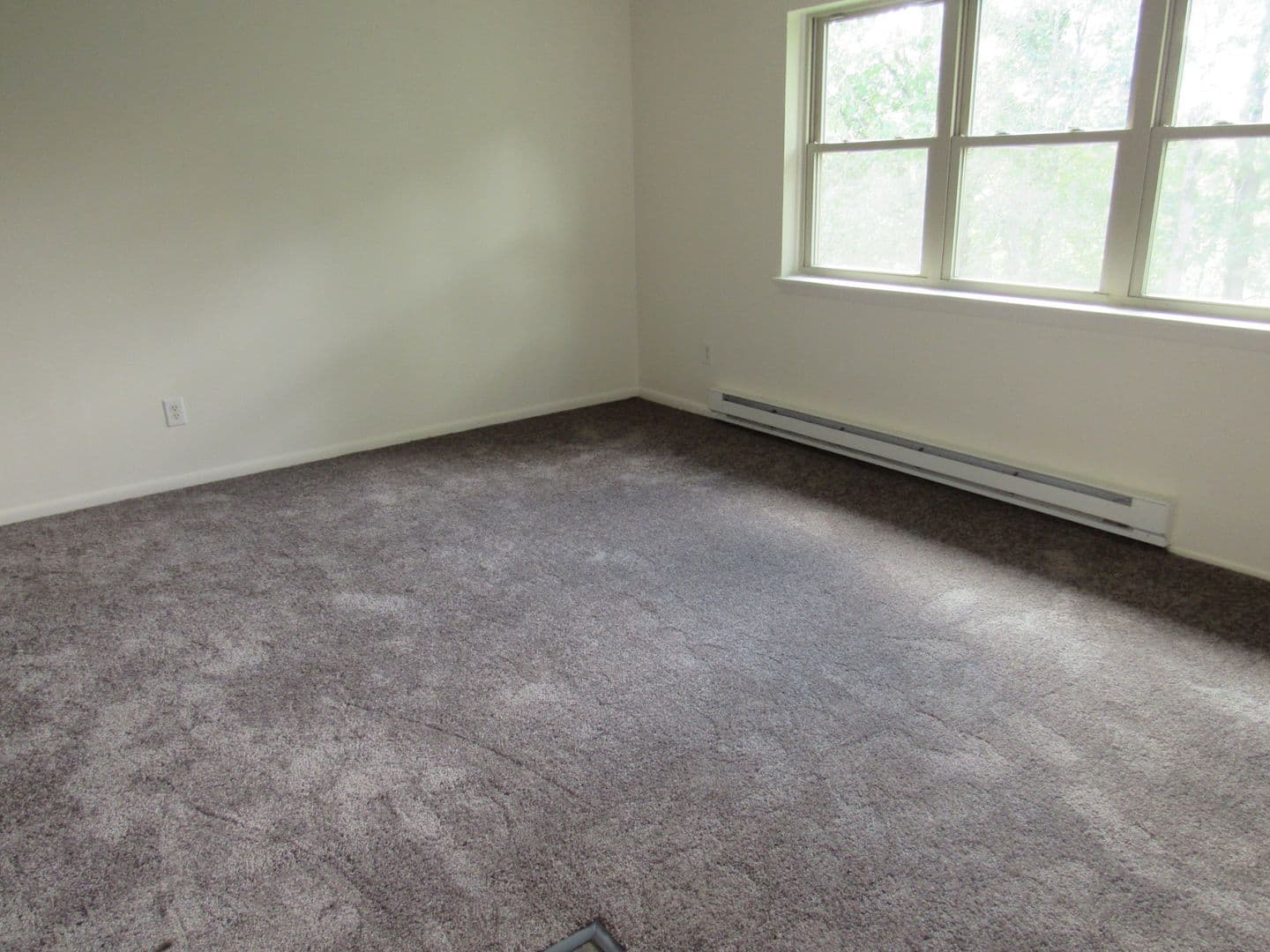 Stillwater Apartment: 1063 Hudson Ave