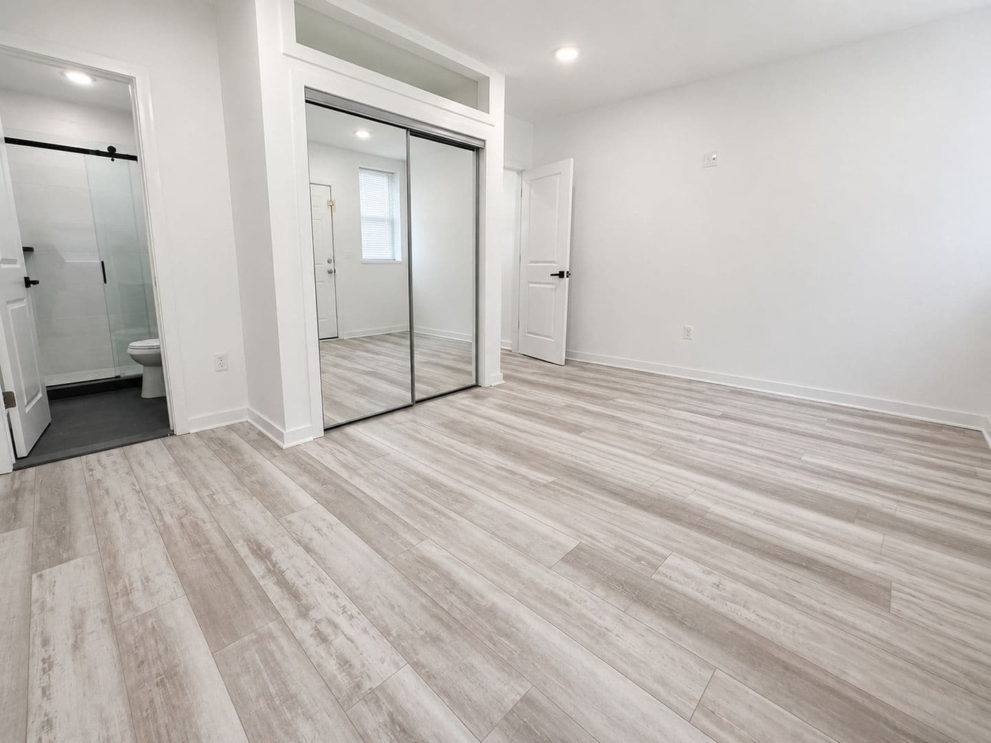 Philadelphia Apartment: 129 S 51st Street 1F