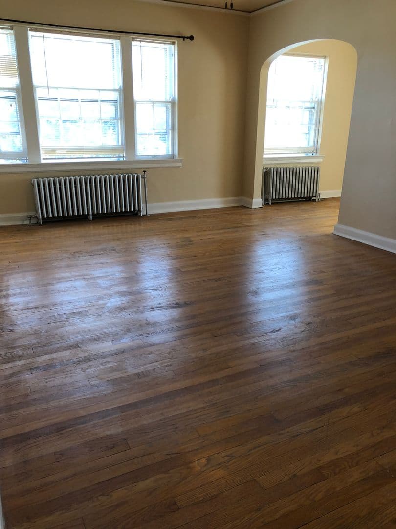 Wauwatosa Apartment: 1423 Martha Washington Dr.