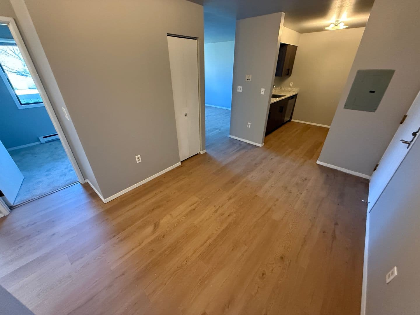 Milwaukee Apartment: 3278 North Dousman St.