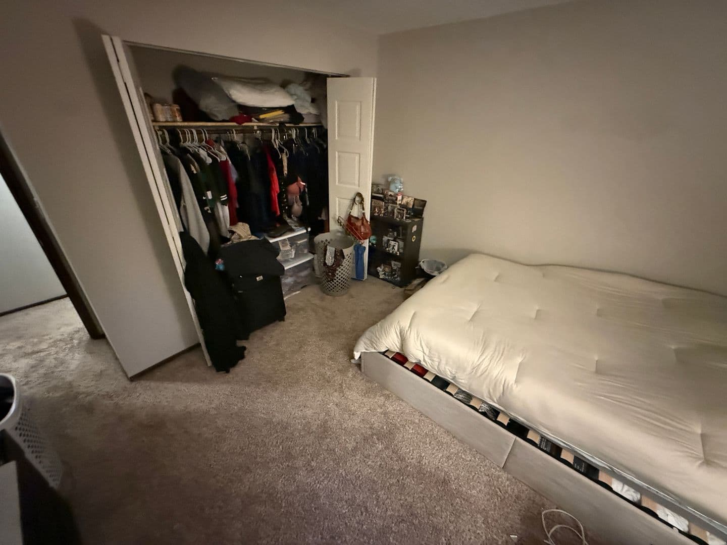 Thiensville Apartment: 200 Williamsburg Dr.