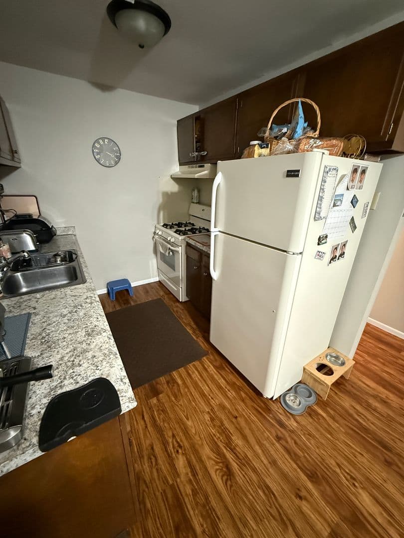 Thiensville Apartment: 200 Williamsburg Dr.