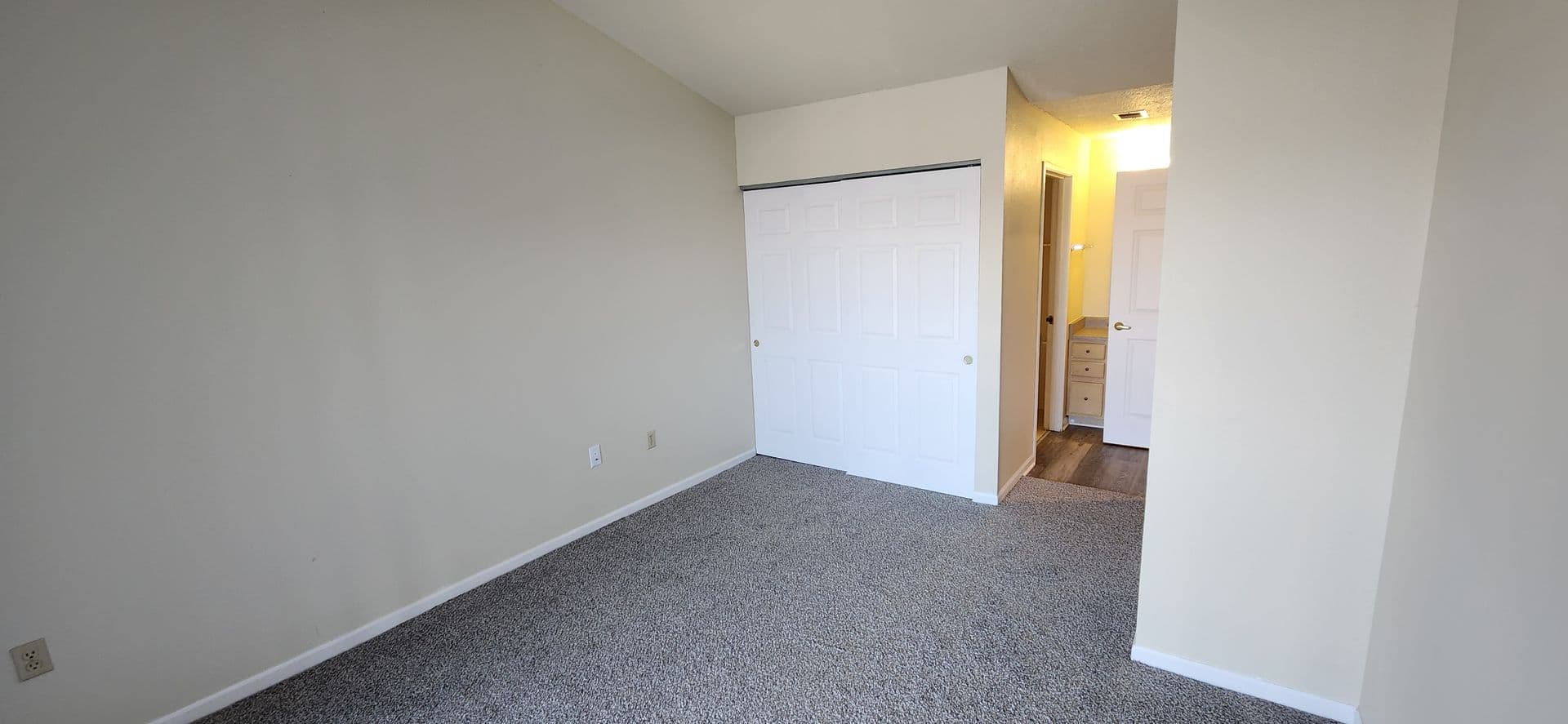 Wauwatosa Apartment: 10051 W. Lisbon Ave.