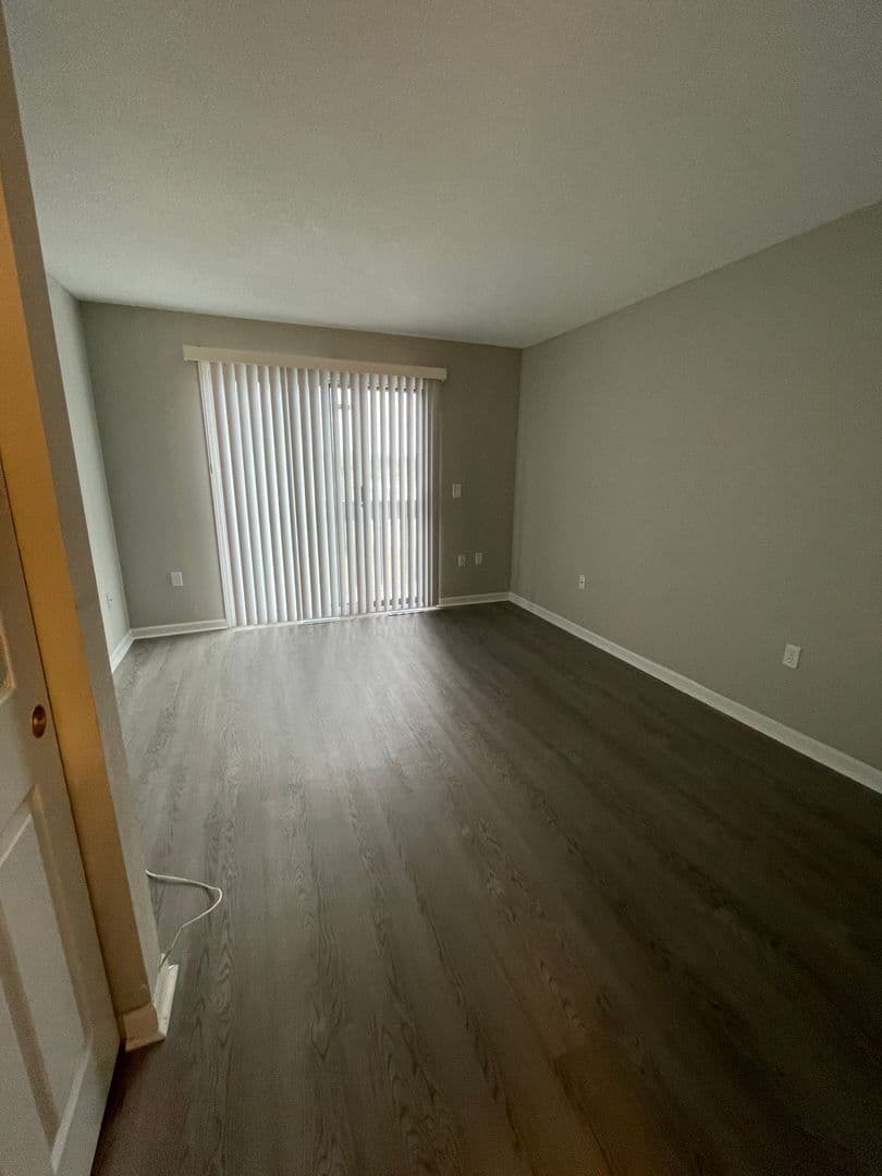 Wauwatosa Apartment: 10051 W. Lisbon Ave.