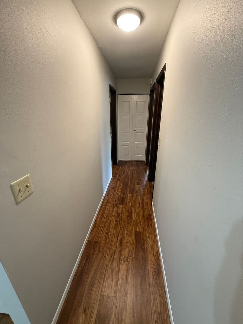Thiensville Apartment: 200 Williamsburg Dr.