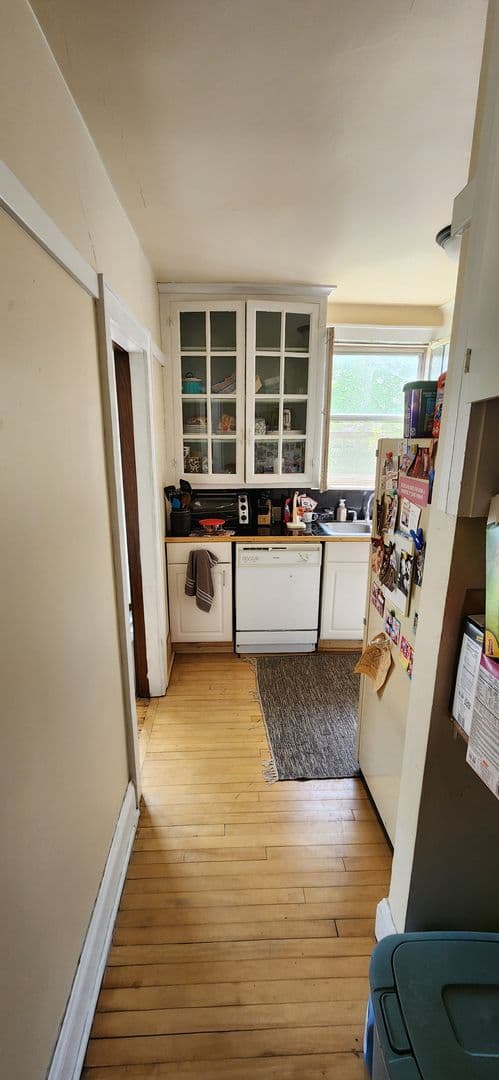 Milwaukee Apartment: 5104 W. Wisconsin Ave.