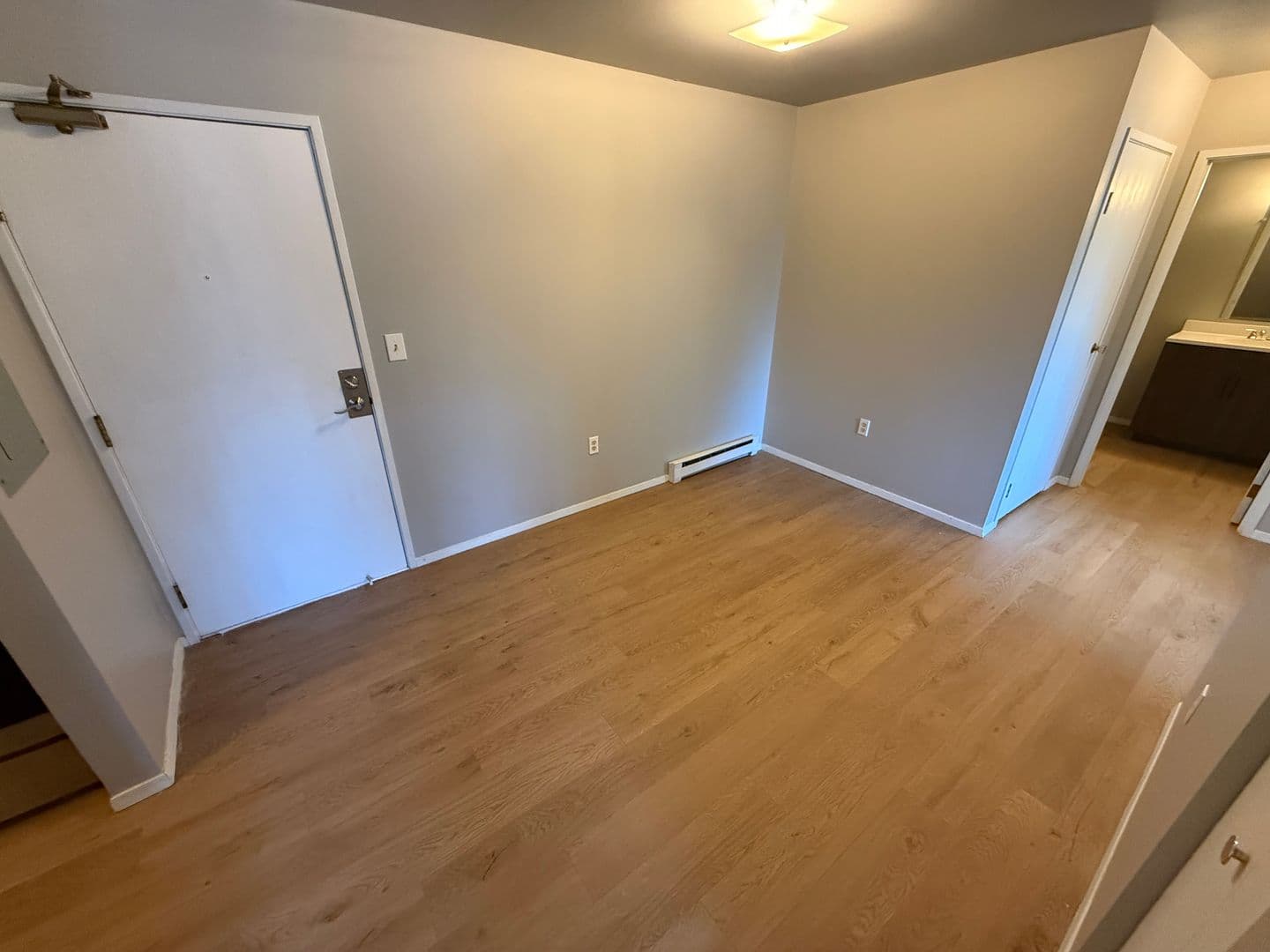 Milwaukee Apartment: 3278 North Dousman St.