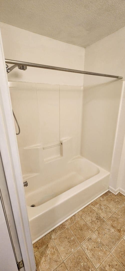 Wauwatosa Apartment: 10051 W. Lisbon Ave.