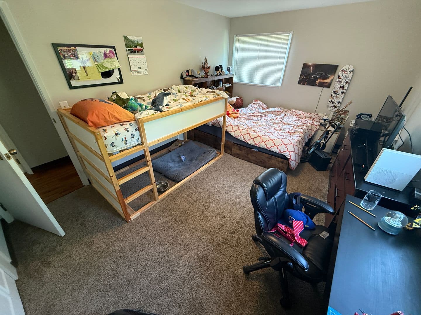 Thiensville Apartment: 245 Williamsburg Dr.