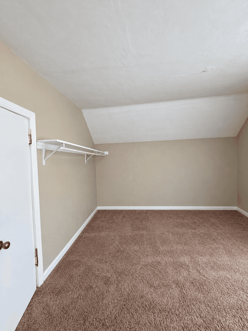 Milwaukee Apartment: 2636 N. Booth Street