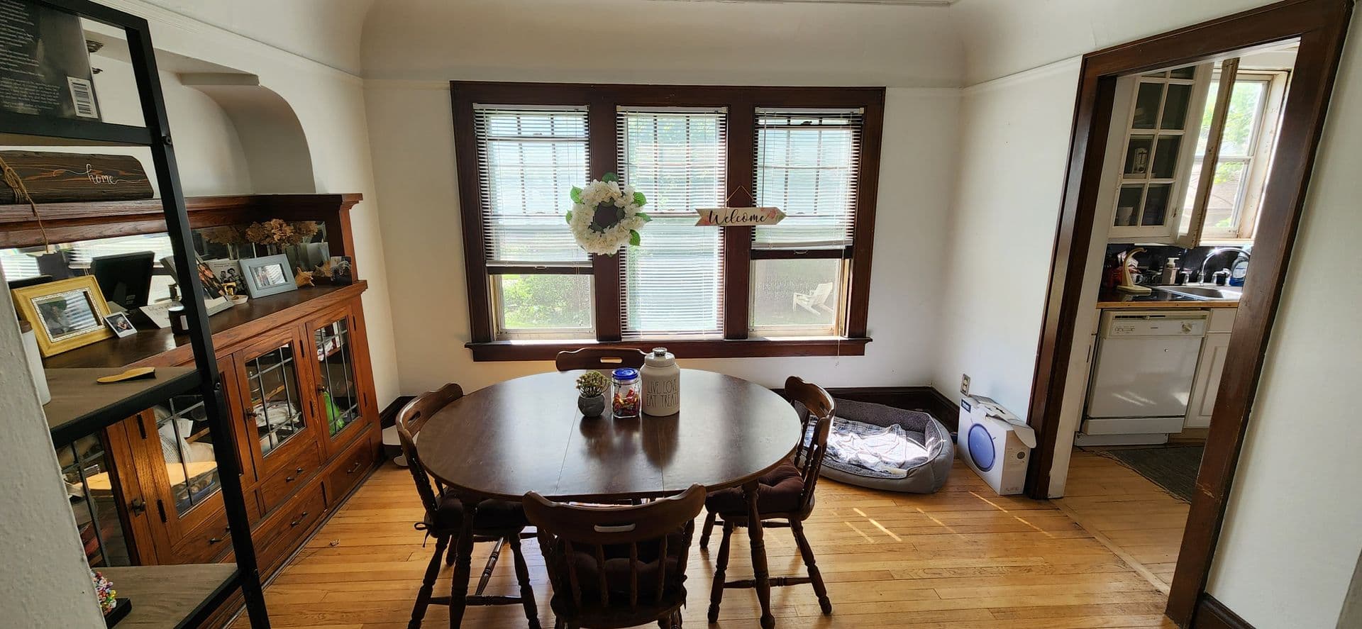 Milwaukee Apartment: 5104 W. Wisconsin Ave.