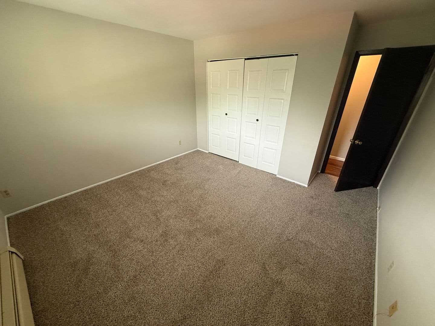 Thiensville Apartment: 200 Williamsburg Dr.