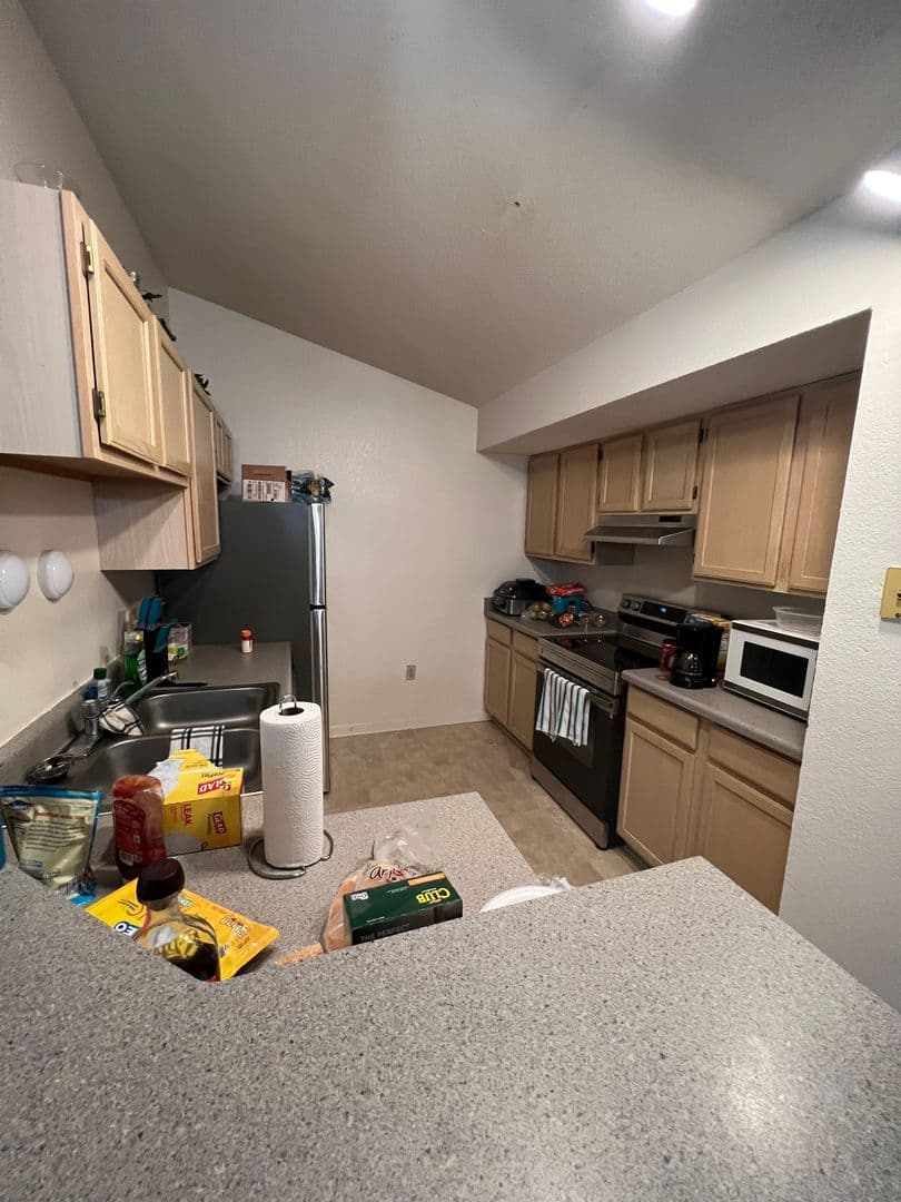 Wauwatosa Apartment: 10051 W. Lisbon Ave.