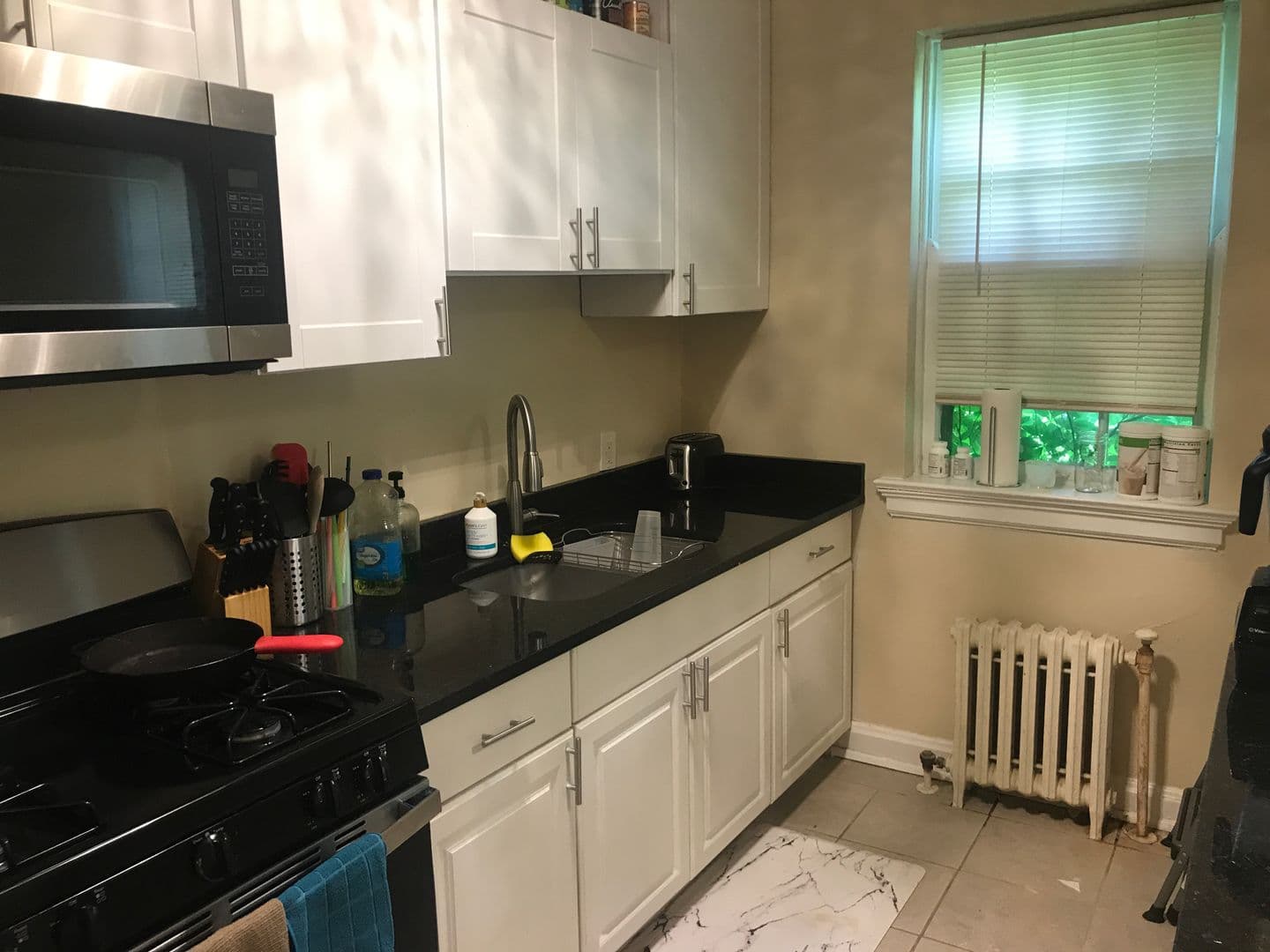 Wauwatosa Apartment: 1423 Martha Washington Dr.