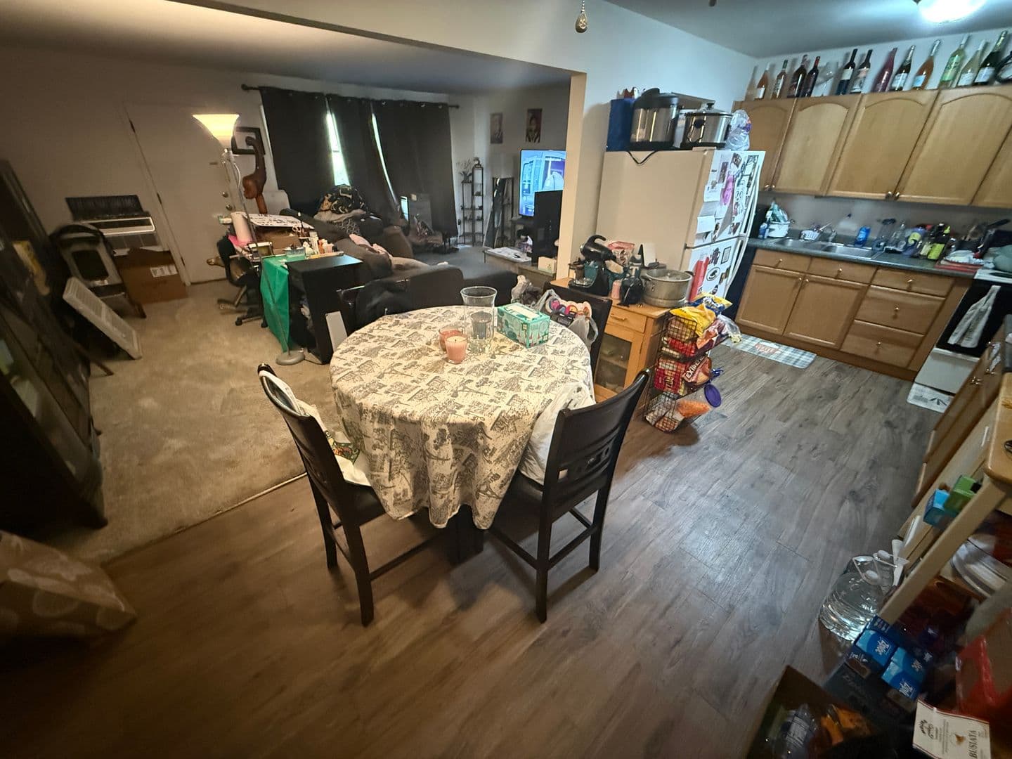 Thiensville Apartment: 225 Williamsburg Dr.