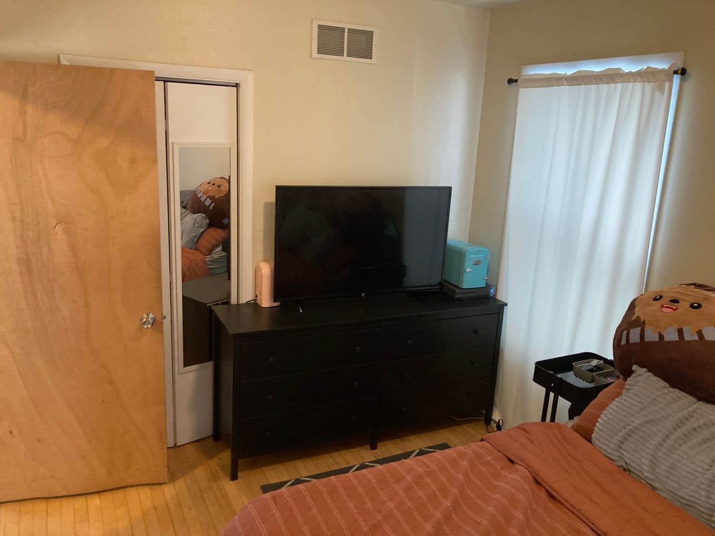 Milwaukee Apartment: 1118 E. Kane Pl.