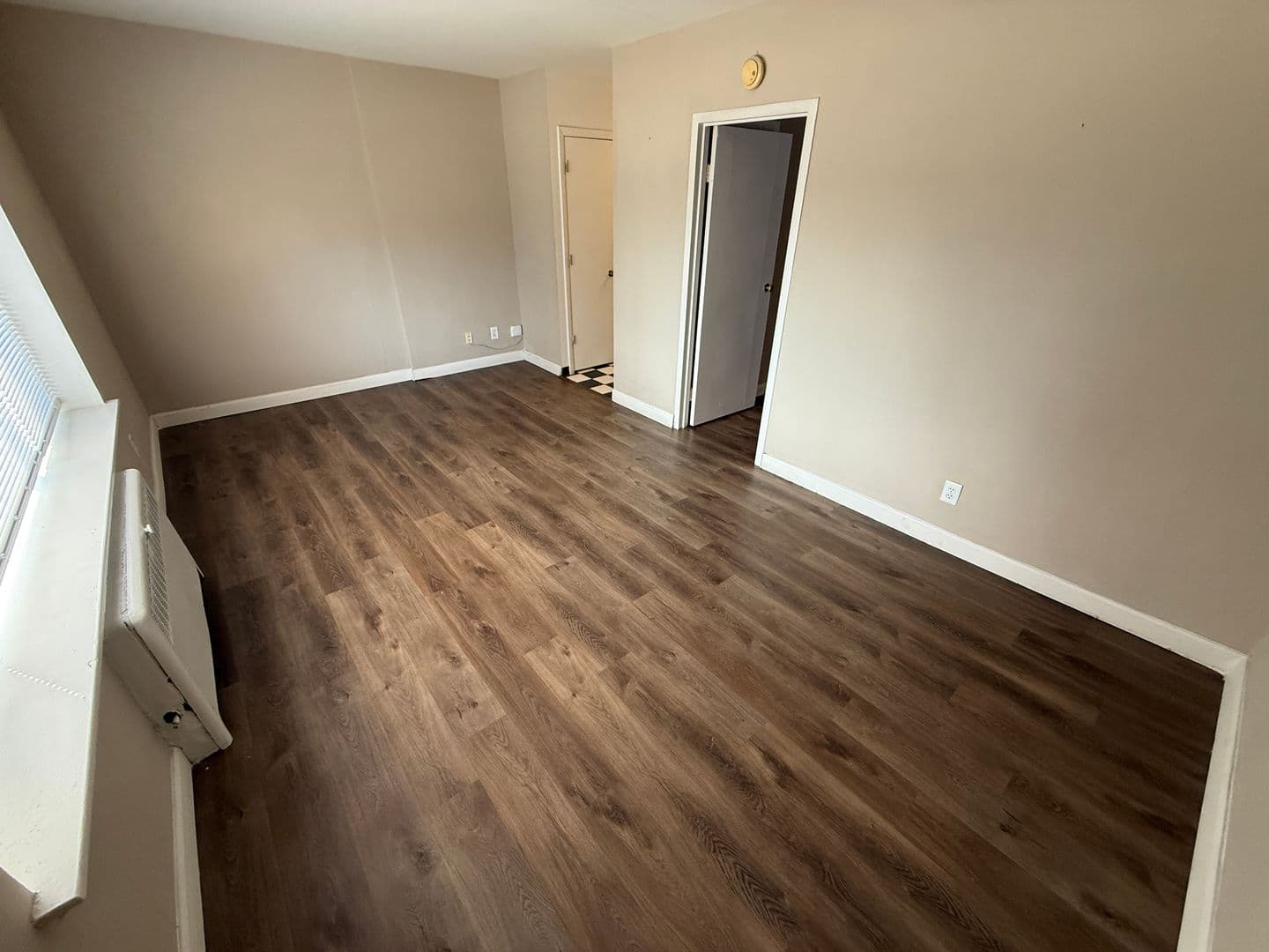 Milwaukee Apartment: 1653 N. Prospect Ave.
