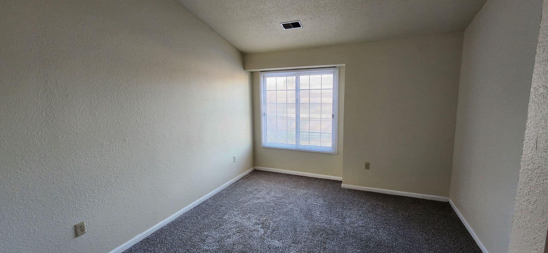 Wauwatosa Apartment: 10051 W. Lisbon Ave.