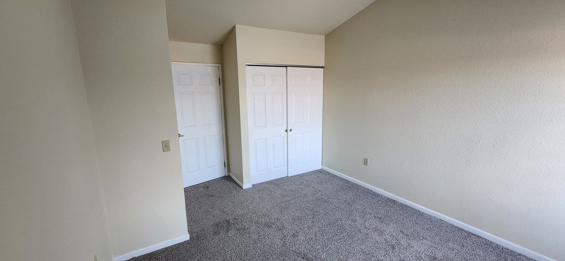 Wauwatosa Apartment: 10051 W. Lisbon Ave.