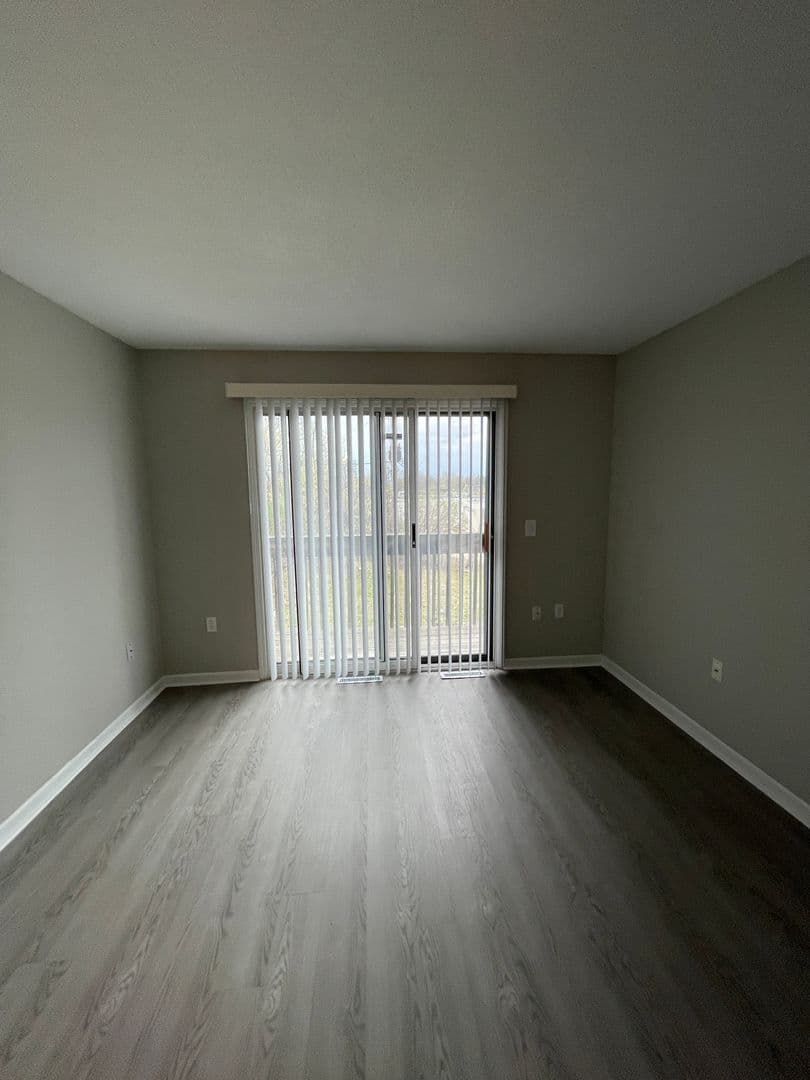 Wauwatosa Apartment: 10051 W. Lisbon Ave.
