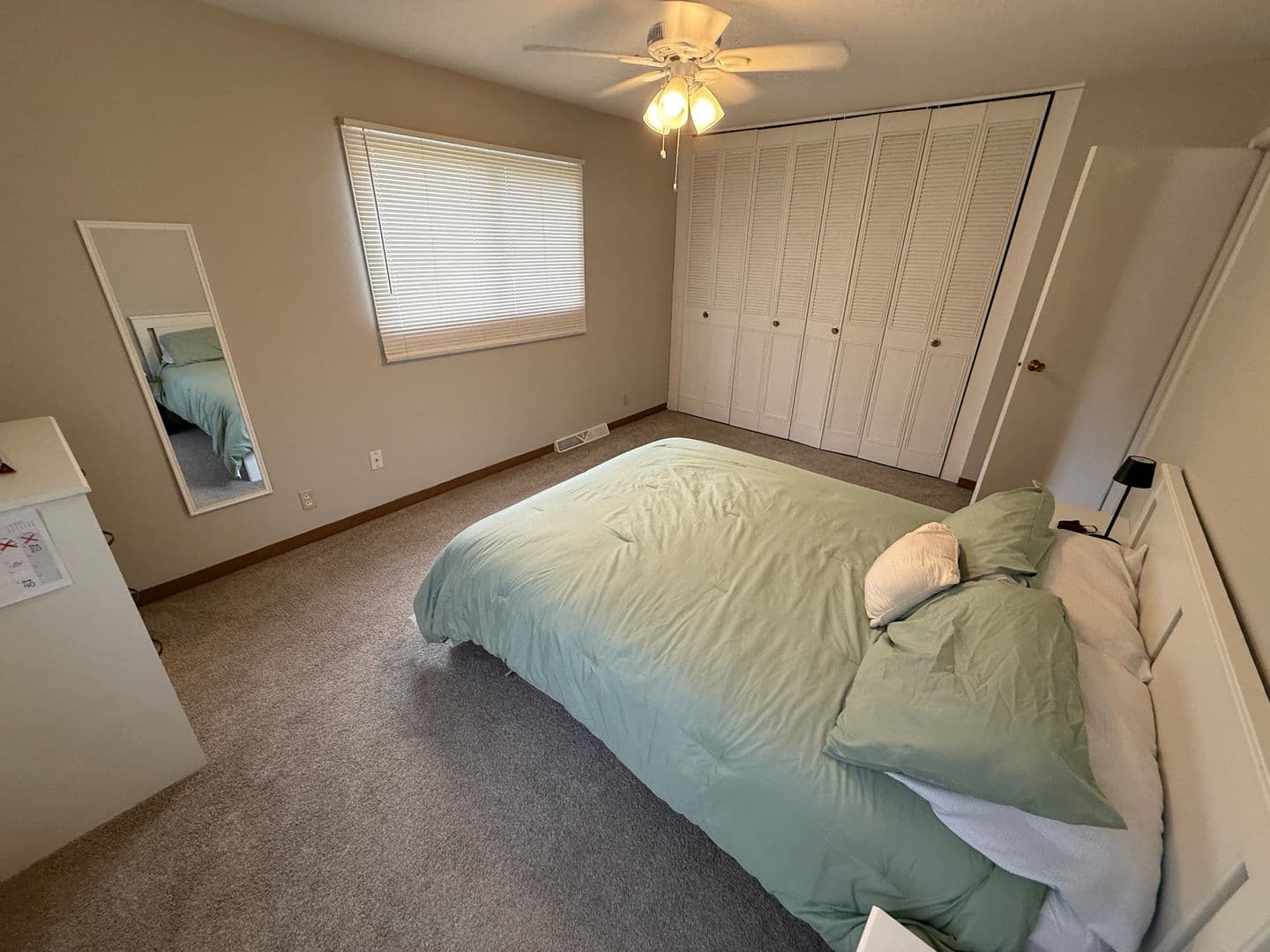 Thiensville Apartment: 245 Williamsburg Dr.