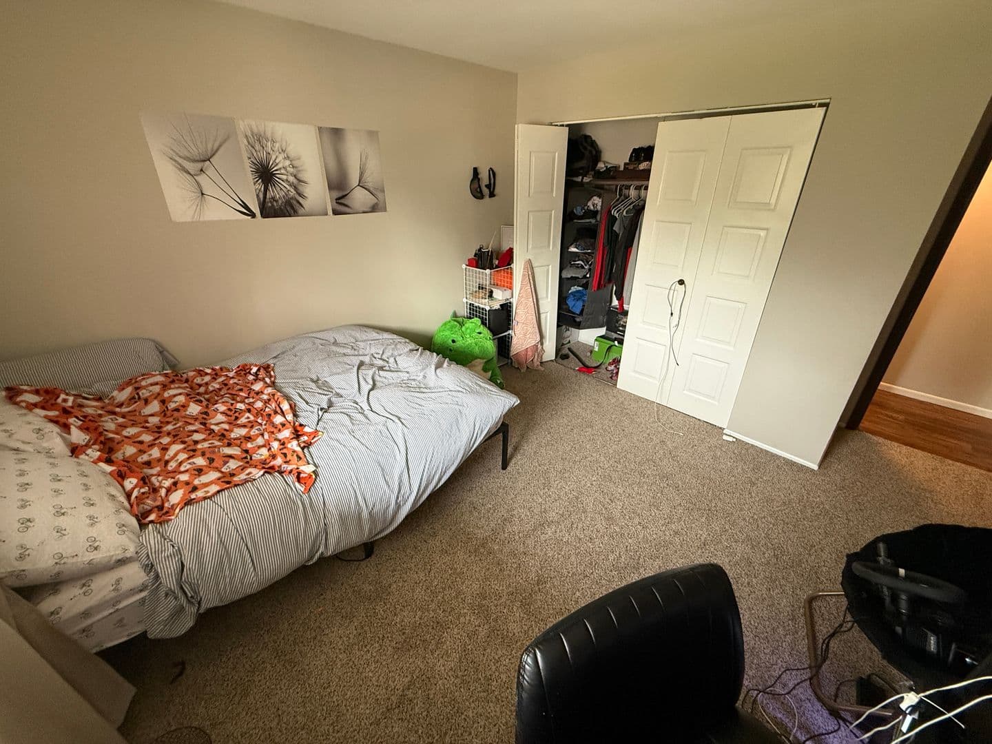 Thiensville Apartment: 200 Williamsburg Dr.