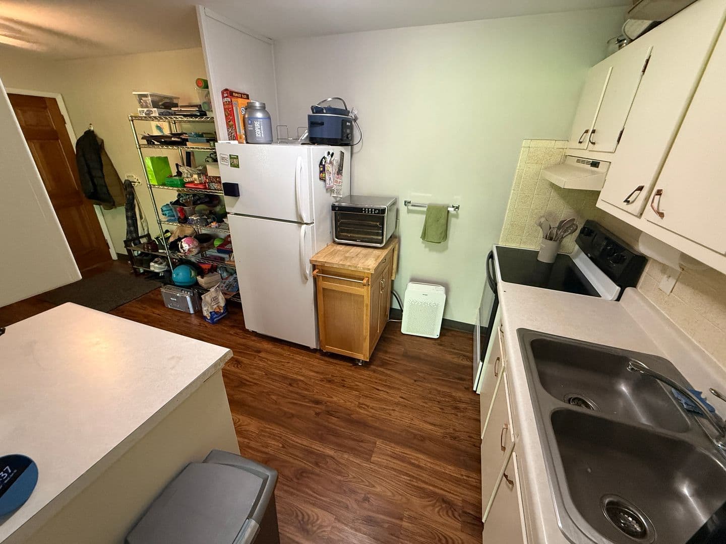Thiensville Apartment: 245 Williamsburg Dr.
