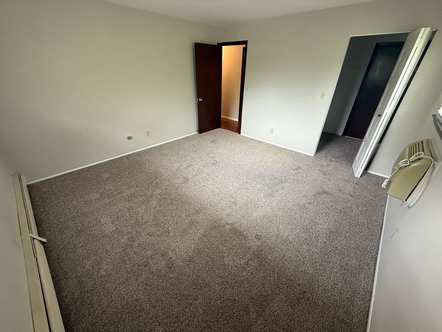 Thiensville Apartment: 200 Williamsburg Dr.