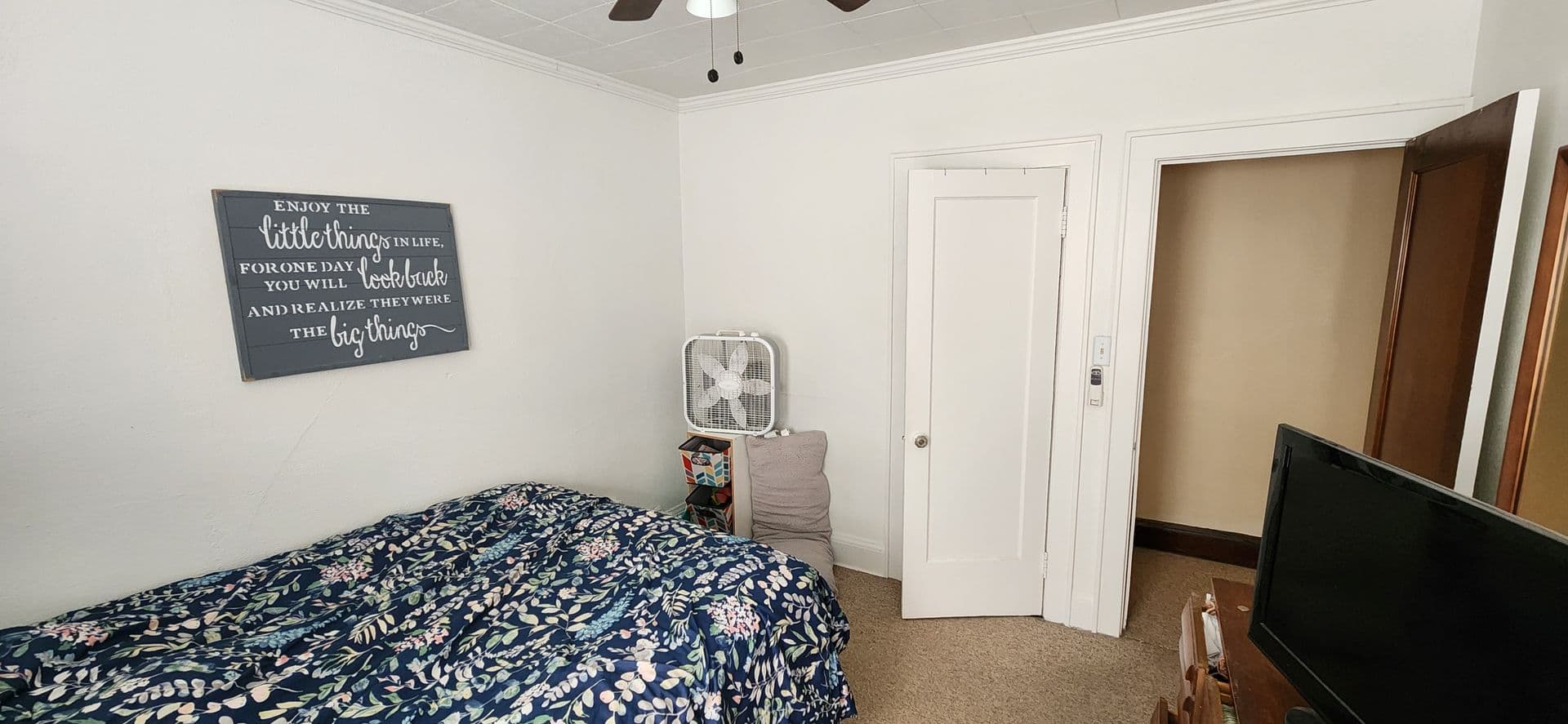 Milwaukee Apartment: 5104 W. Wisconsin Ave.