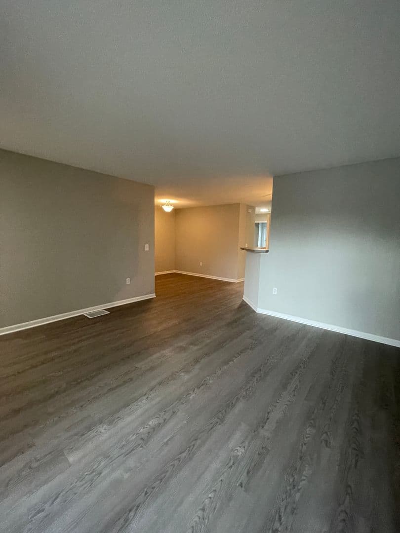 Wauwatosa Apartment: 10051 W. Lisbon Ave.