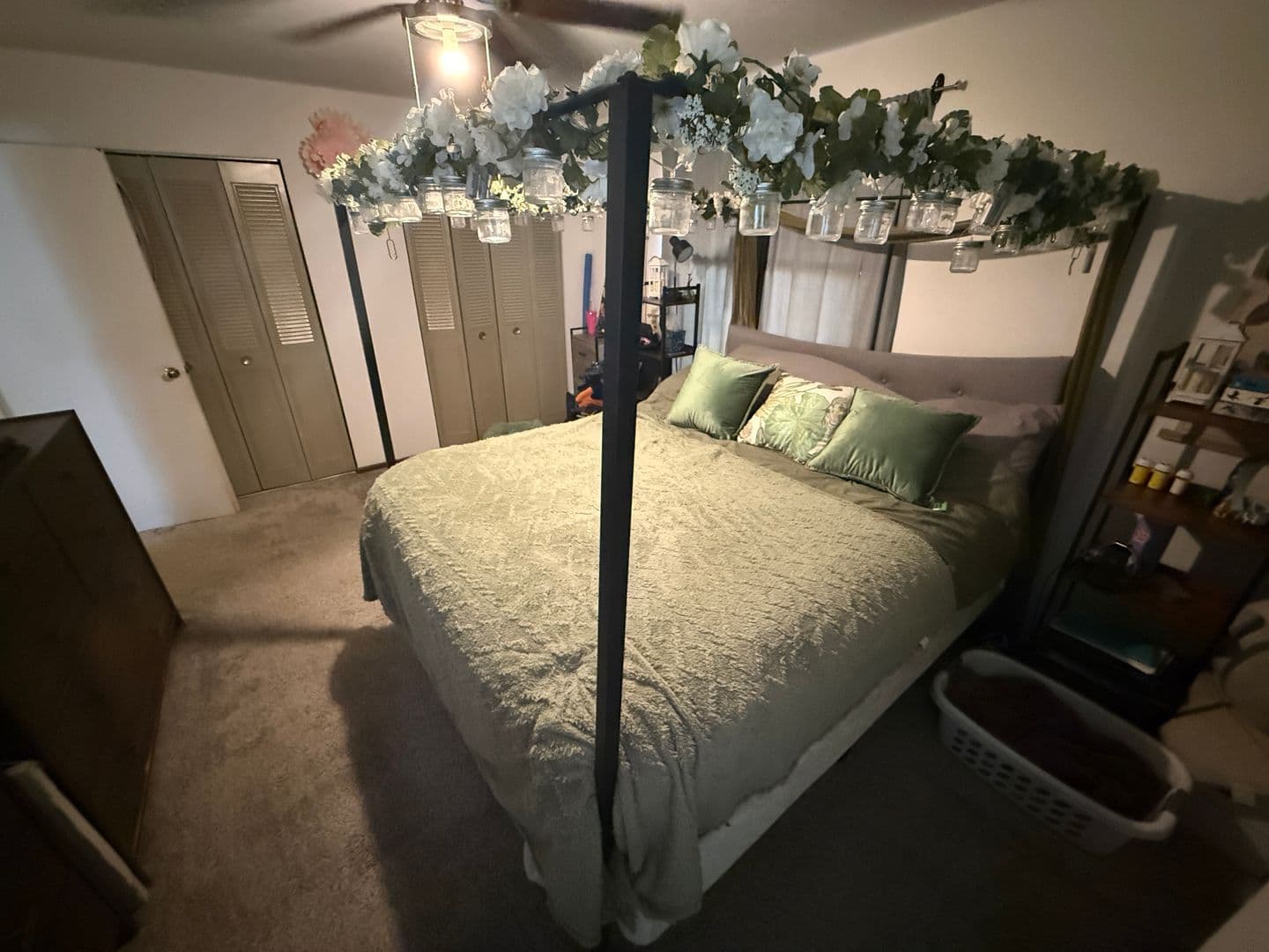 Thiensville Apartment: 225 Williamsburg Dr.