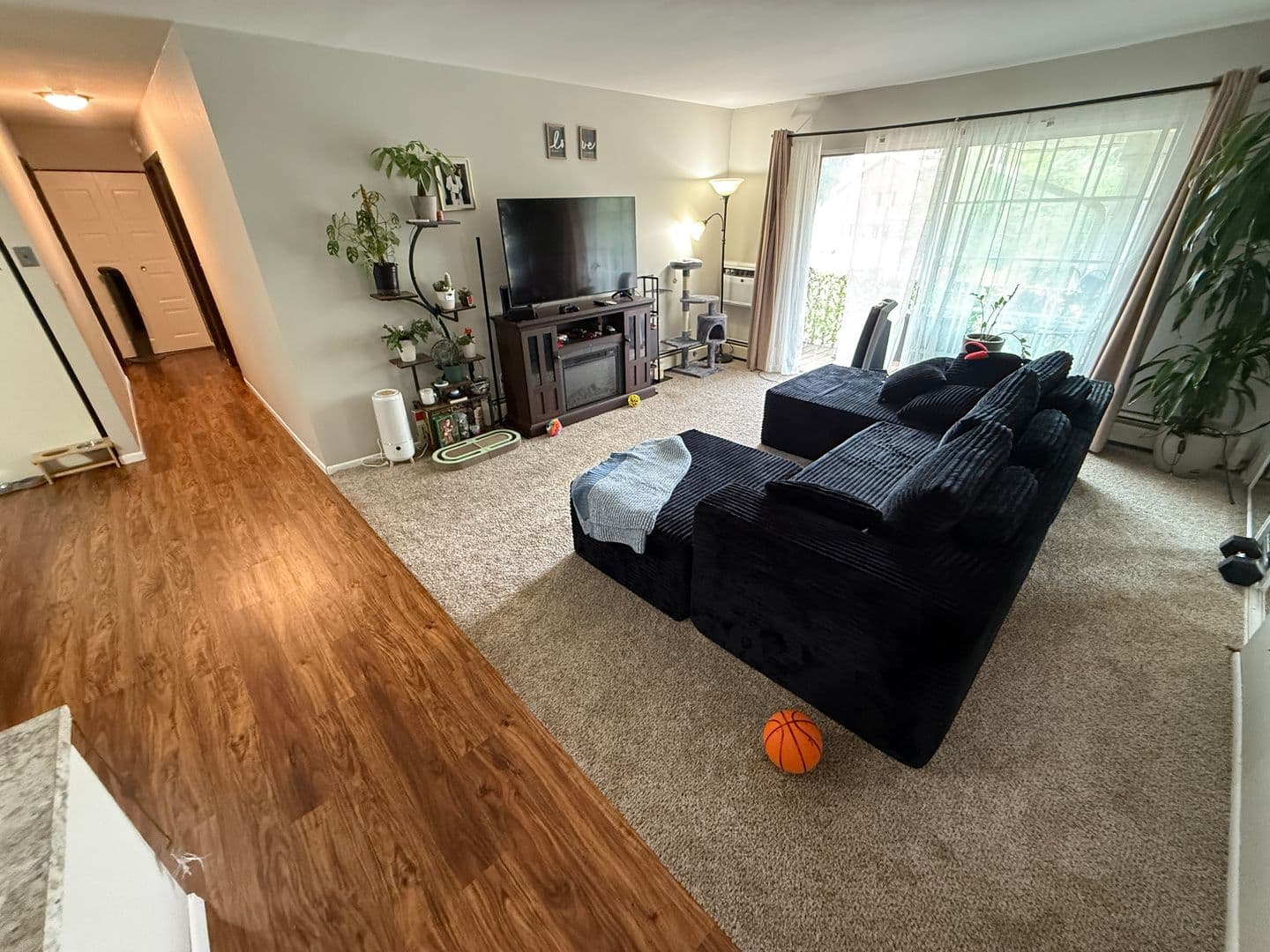Thiensville Apartment: 200 Williamsburg Dr.