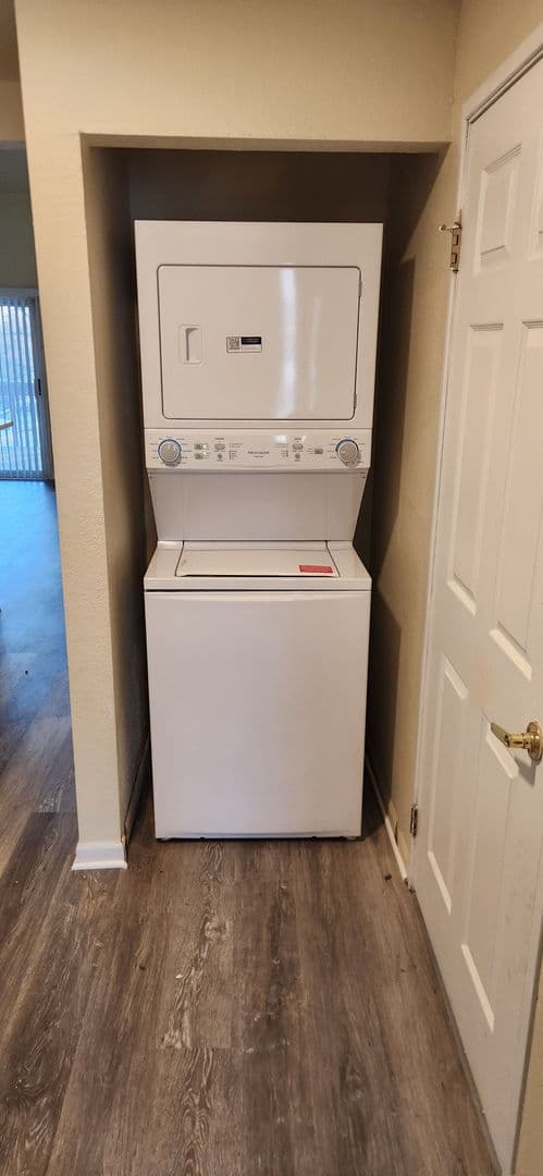 Wauwatosa Apartment: 10051 W. Lisbon Ave.