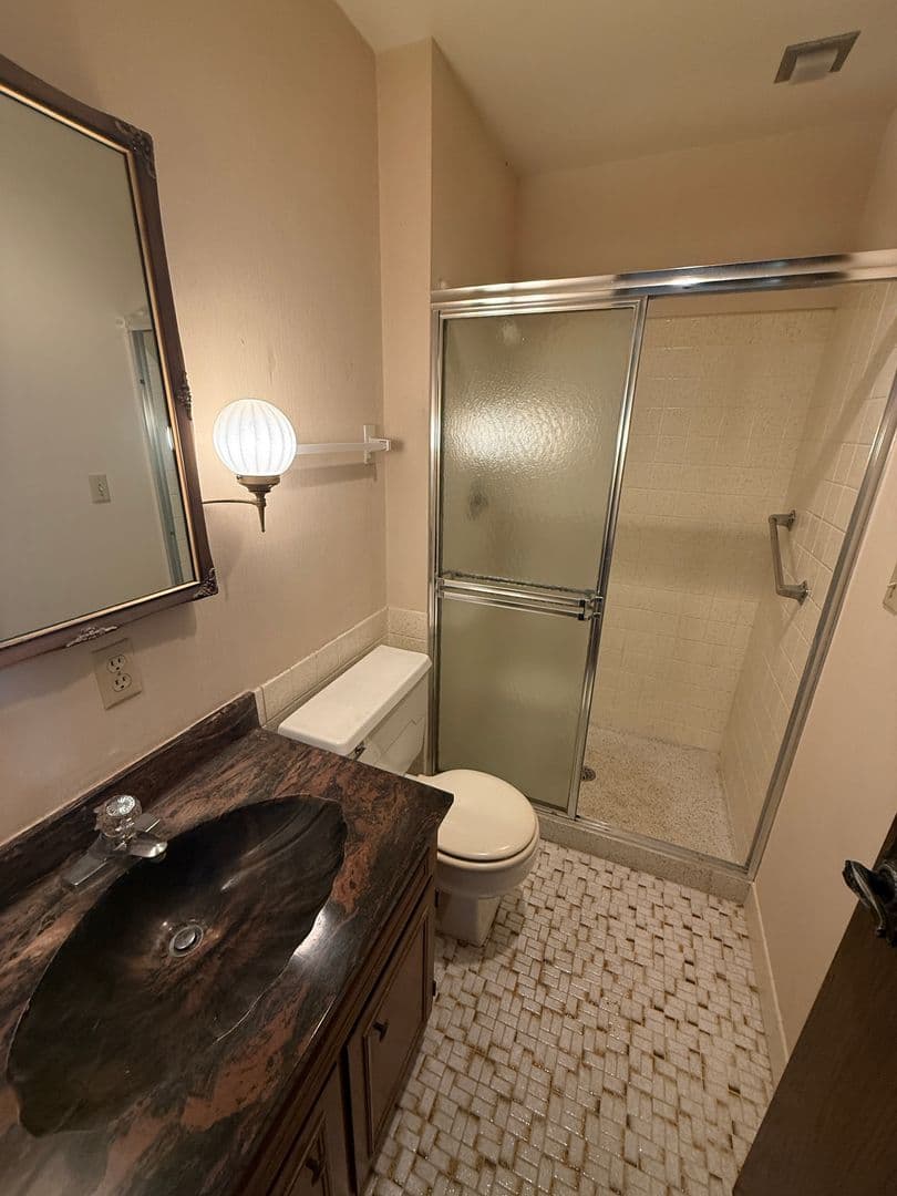 Whitefish Bay Apartment: 425 E. Henry Clay St.