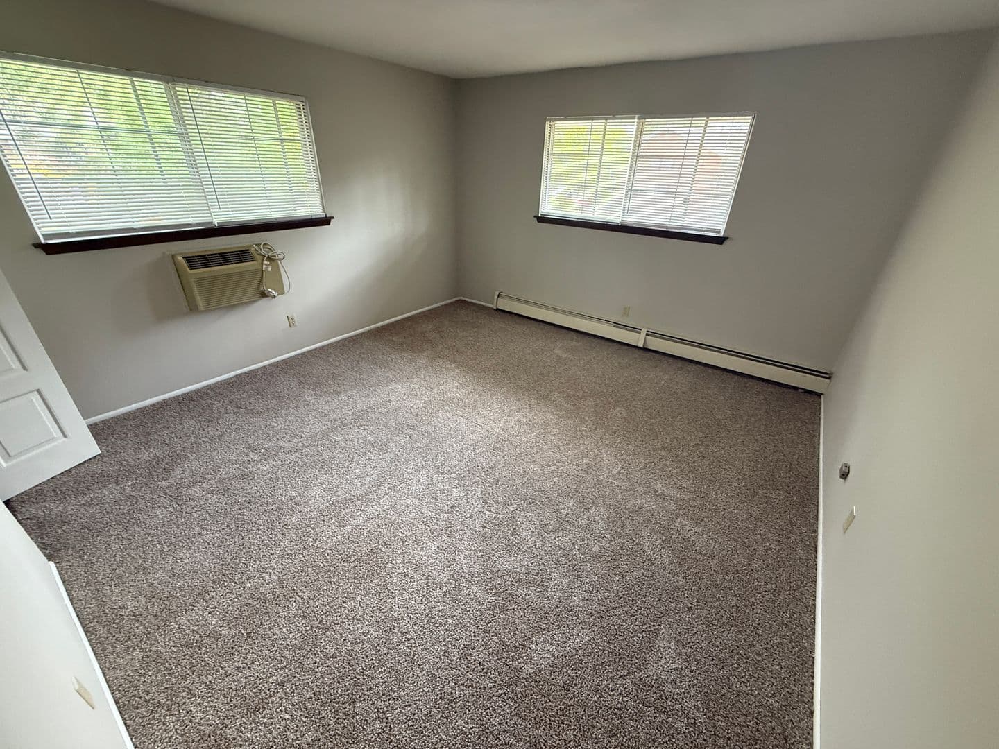 Thiensville Apartment: 200 Williamsburg Dr.