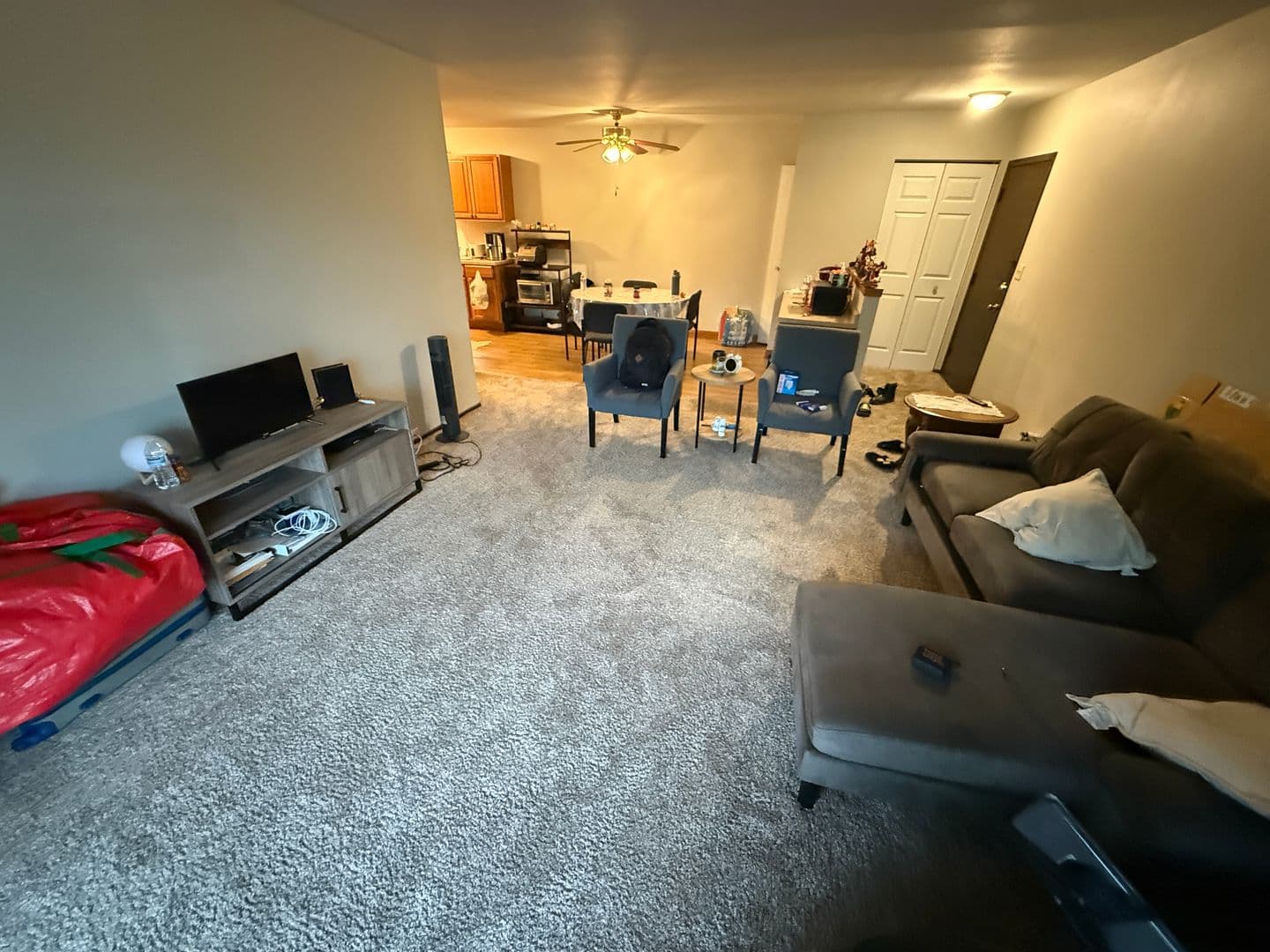 Thiensville Apartment: 200 Williamsburg Dr.