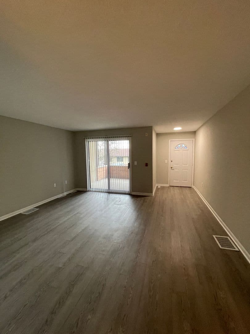 Wauwatosa Apartment: 10051 W. Lisbon Ave.