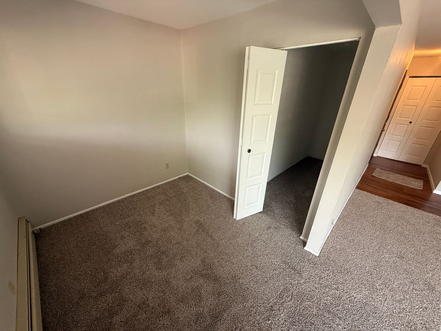 Thiensville Apartment: 200 Williamsburg Dr.