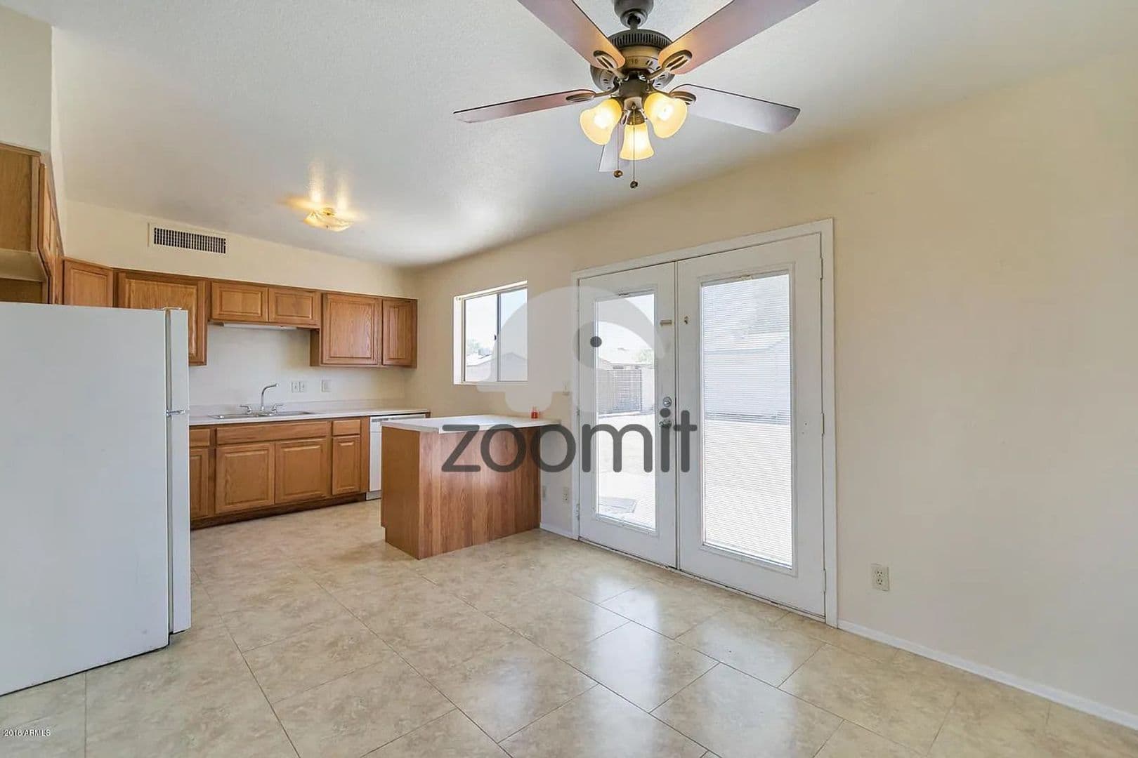 Casa Grande House: 201 West Barrus Place
