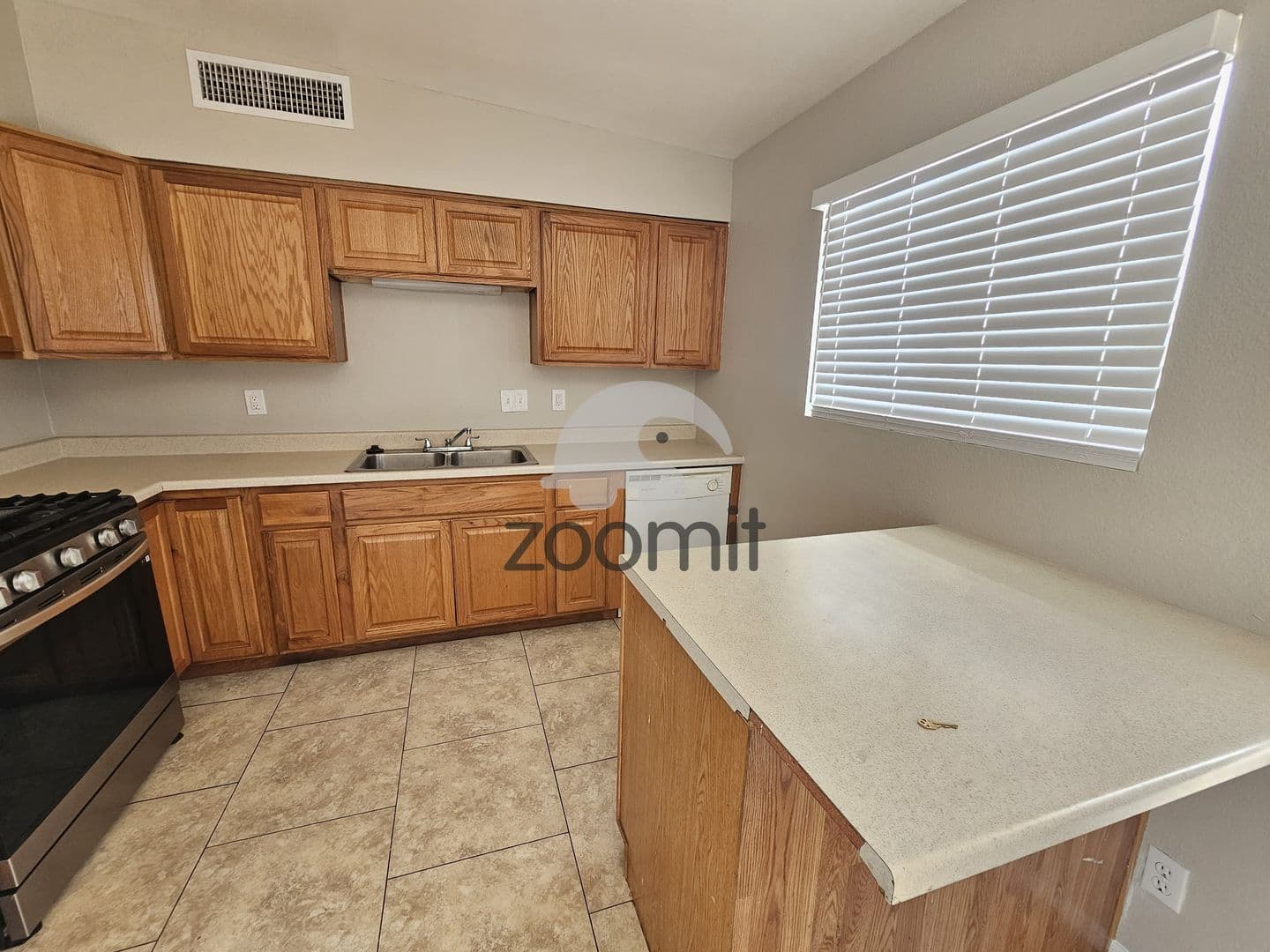 Casa Grande House: 201 West Barrus Place