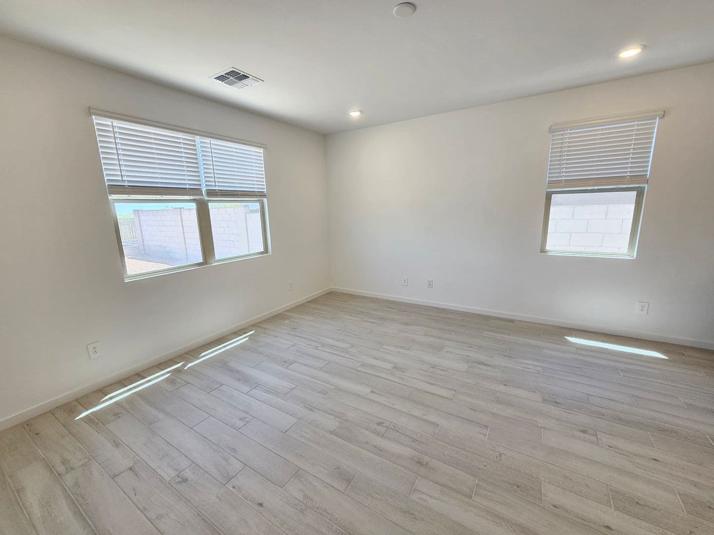 Surprise House: 26007 N 160th Lane
